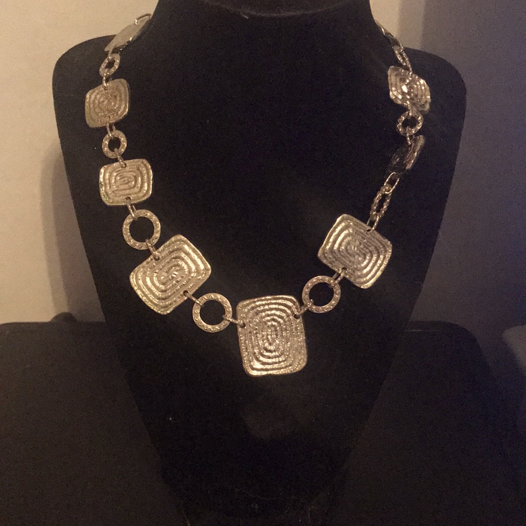 Vclm Statement Piece